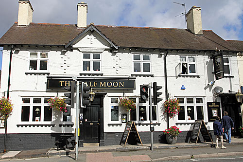 Half Moon pub in Littleover , Derby