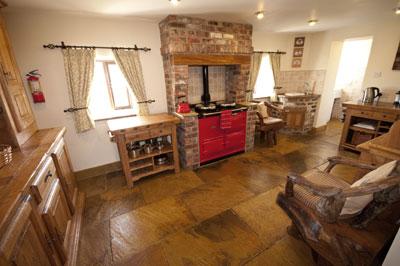Merman Farm Holiday Cottage at Tideswell in the Derbyshire Peak District - Derbyshire and Peak District Accommodation